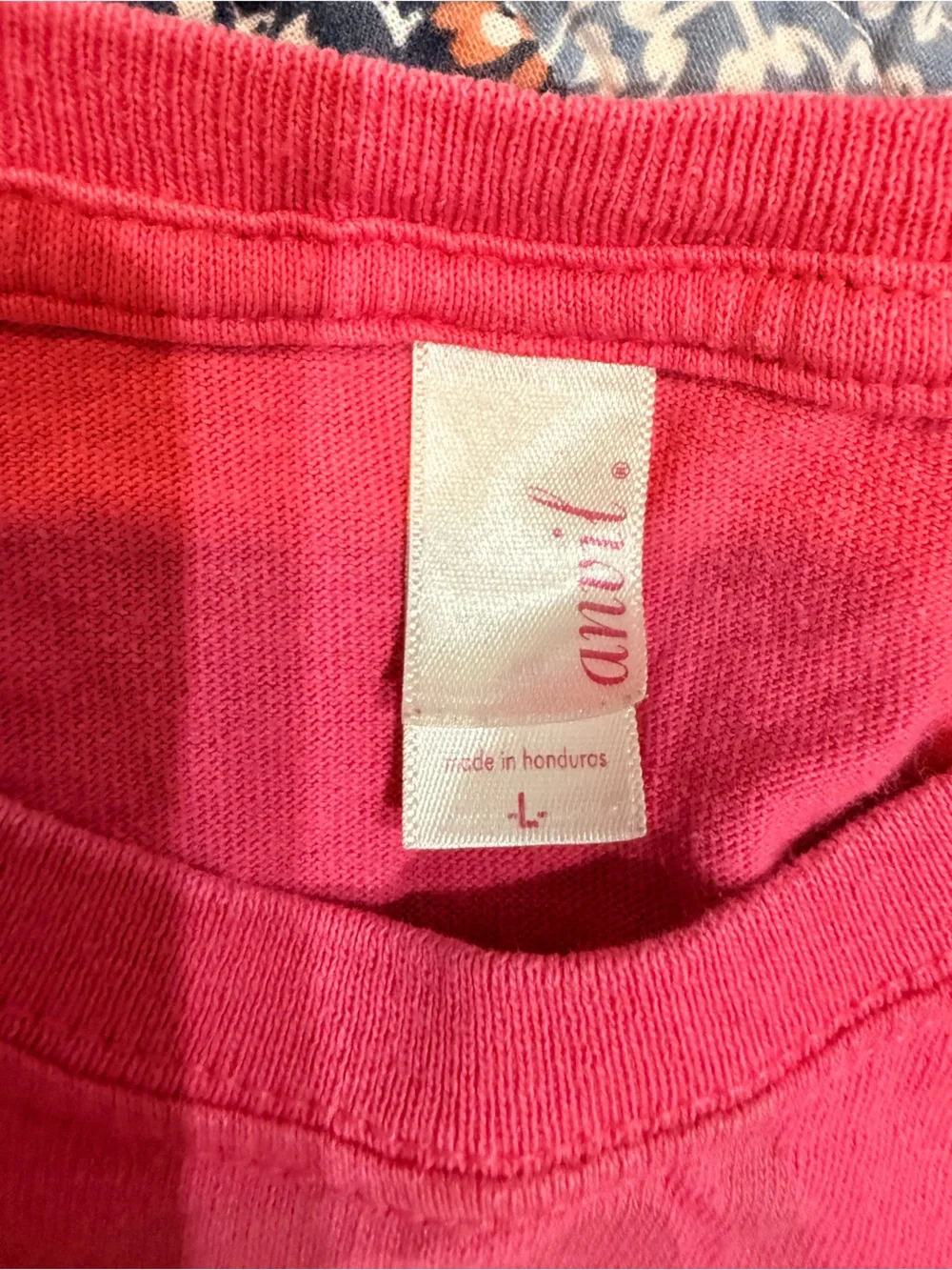 Classic Hot Pink Short Sleeve Tee with University of Kentucky - Picture 3 of 3